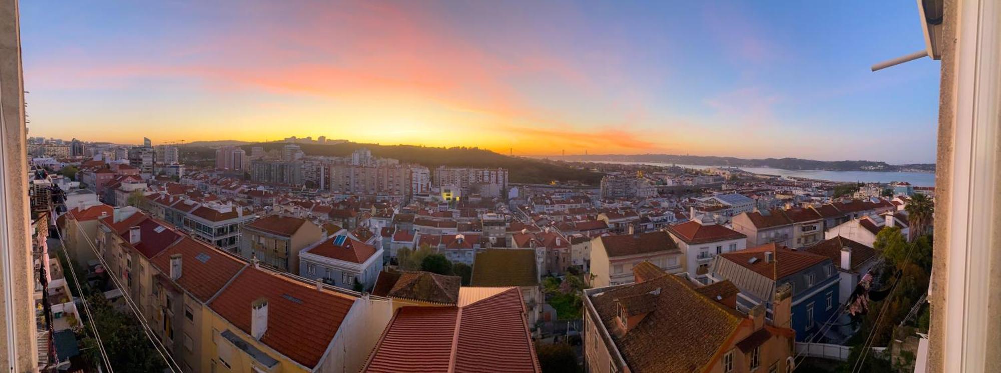 Ideally Located With Perfect Views Algés Exteriér fotografie