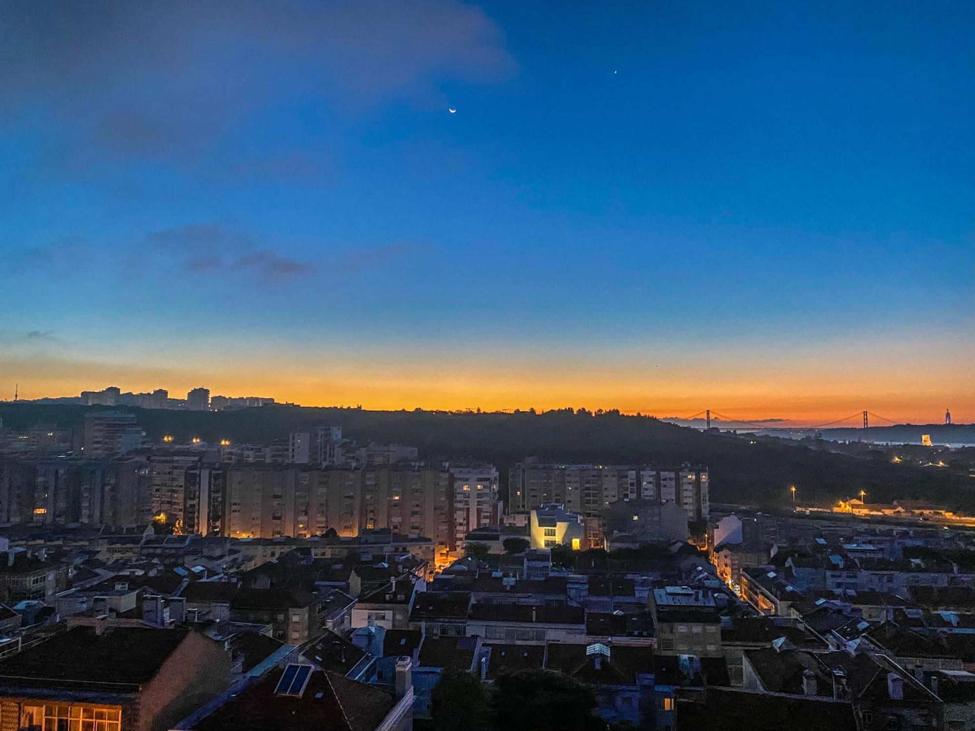 Ideally Located With Perfect Views Algés Exteriér fotografie