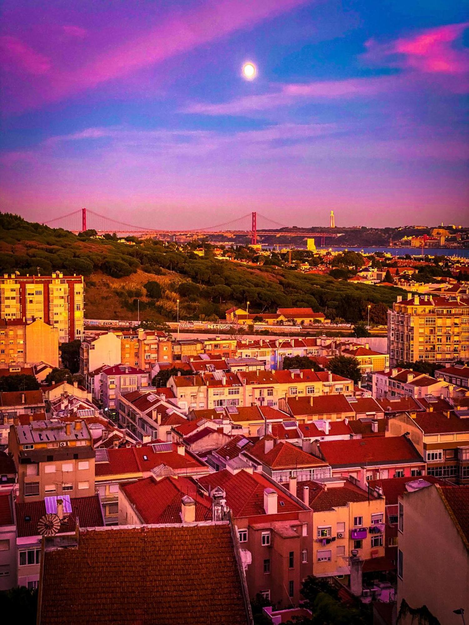 Ideally Located With Perfect Views Algés Exteriér fotografie